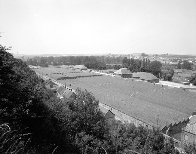 Anciens moulins, puis scierie, devenue filature et tissage de jute Saint Frères à Berteaucourt-les-Dames, dit d'Harondel, puis usine de meubles Sièges de France