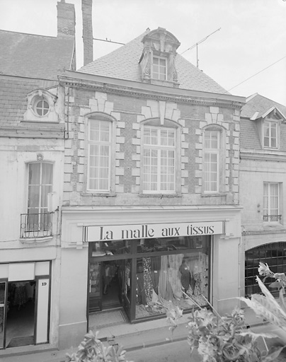 Façade sur la rue Saint Jean.