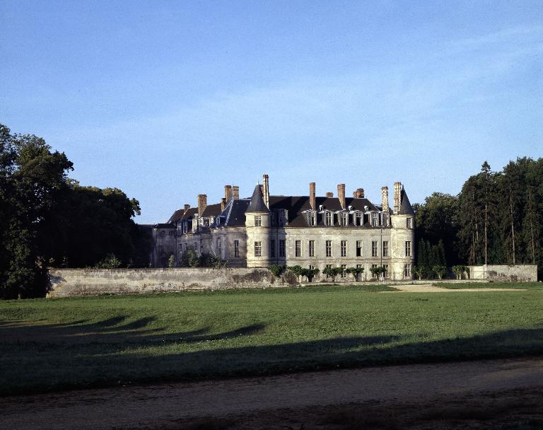 Vue du château, depuis le Petit Parc.