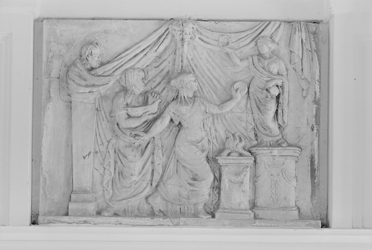 Moulage de bas relief votif : scène de culte.