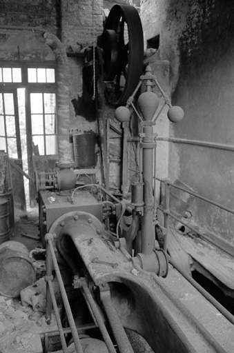 Salle des machines, vue intérieure : machine à vapeur.