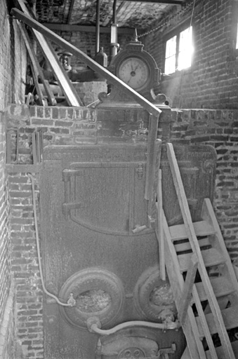 Chaufferie, vue intérieure : chaudière à vapeur(crepelle-fontaine).