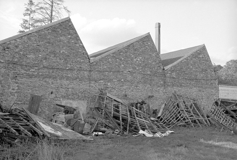 Atelier de fabrication, vue partielle.