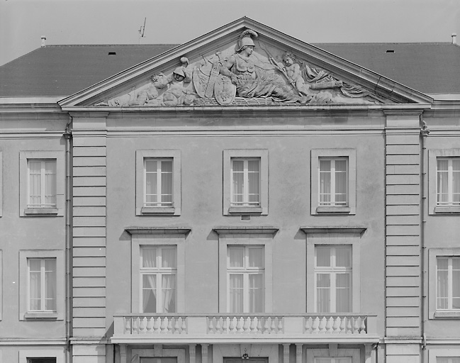Le pavillon central, vue rapprochée.