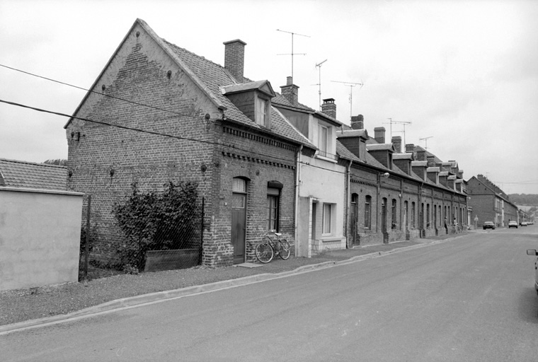 Logements d'ouvriers, rue des moulins bleus.
