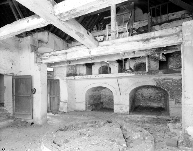 Ecuries et brasserie, vue intérieure.