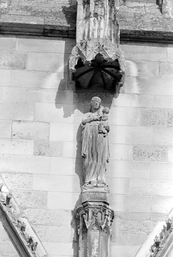 Statue : Vierge à l'Enfant (demi-nature)