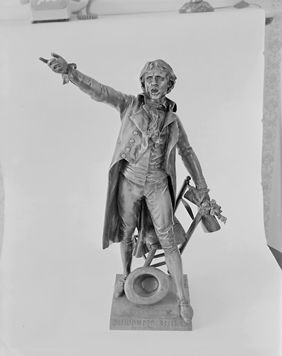 Sculpture : Camille Desmoulins, statuette.