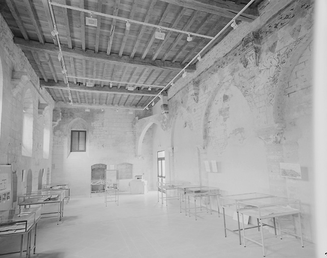 Vue d'ensemble de la salle des malades après restauration