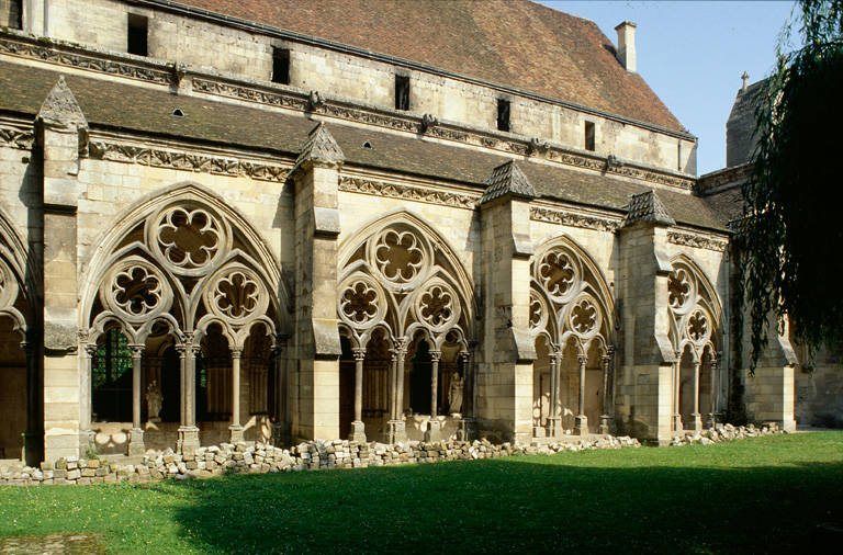 Elévation sur préau de la galerie ouest du cloître.