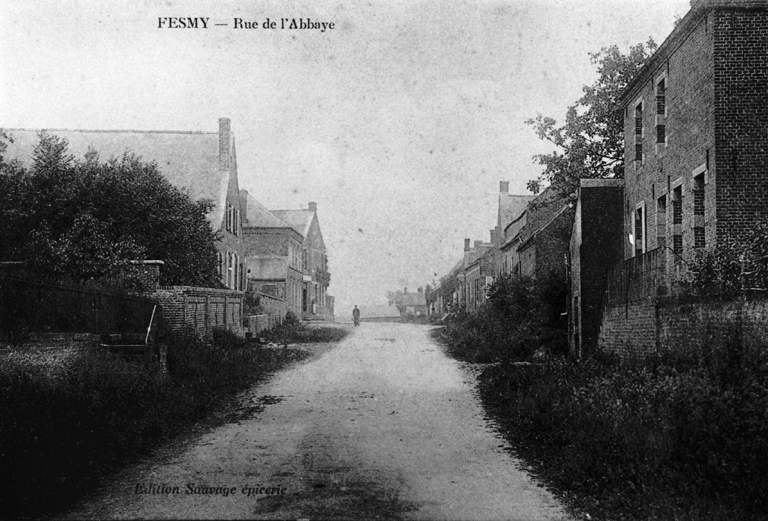 Rue de l'Abbaye, vue d'ouest en est, avant 1914 (coll. part.).