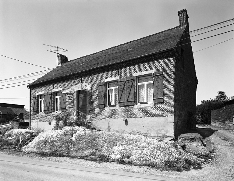 Fesmy-le-Sart, maison (étudiée), 7 rue de la Laiterie. ; Vue générale sud-est.