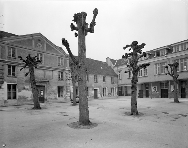 Vue intérieure de la cour.