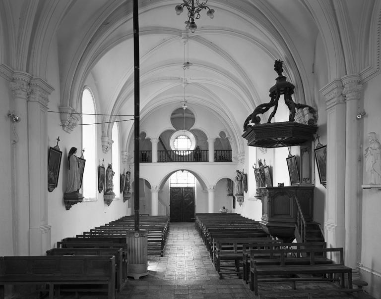 Vue intérieure depuis le choeur. ; Vue intérieure depuis le choeur.