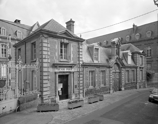 Vue d'ensemble du pavillon d'entrée.