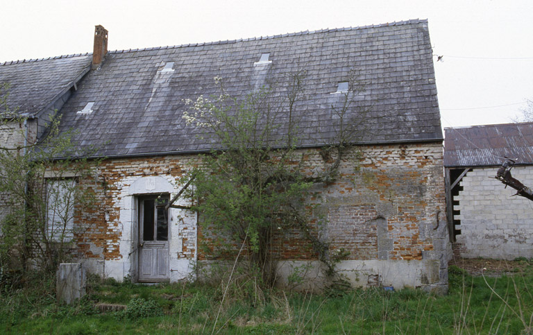 Barzy-en-Thiérache, ferme (repérée), 4 bis rue du Sart : logis.