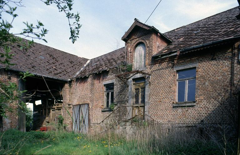 Dorengt, ferme (repérée), Le Petit-Dorengt, 2 rue du Moulin-Lavaqueresse : logis daté de 1892.