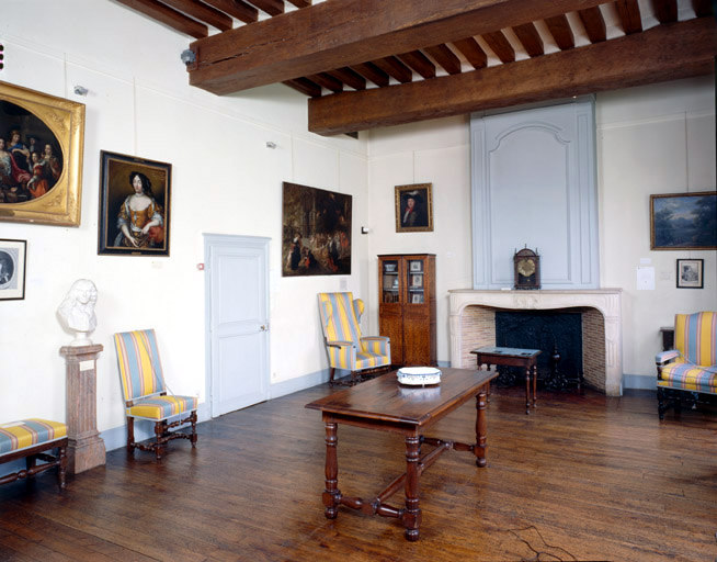 Vue d'ensemble d'une salle consacrée au 17e siècle.