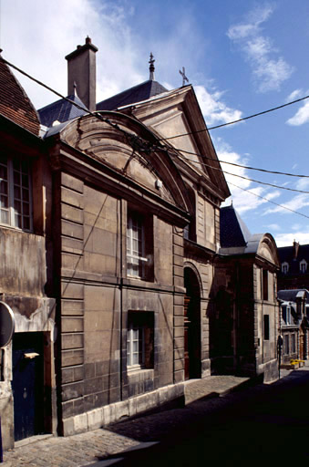 La façade de la chapelle.