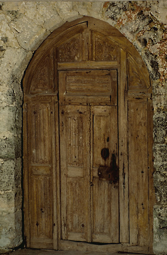 Vue d'ensemble des vantaux, côté extérieur, en chêne, datant du 1er quart du 16e siècle.