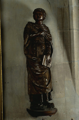 Vue d'ensemble de la statue, en tilleul (?) datant du 16e siècle.