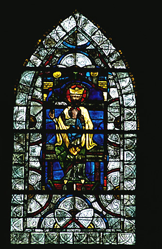 Vue d'ensemble de la verrière datant de la 1ere moitié du 13e siècle.