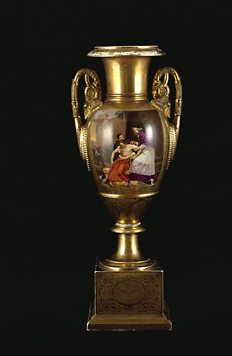 Vue d'ensemble du vase en porcelaine datant du 2e quart du 19e siècle. - © Inventaire général, ADAGP
