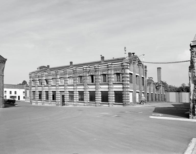 Vue de la façade latérale de l'atelier des modèles.