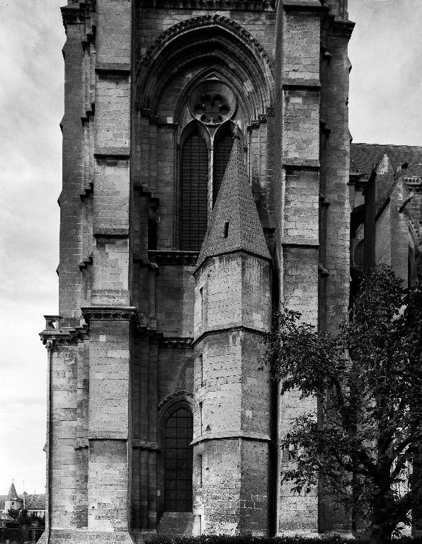 Détail de l'élévation sud de la tour sud-ouest.