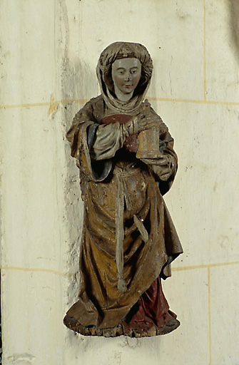 Vue d'ensemble de la statue en bois, datant de la 1ère moitié du 16e siècle.
