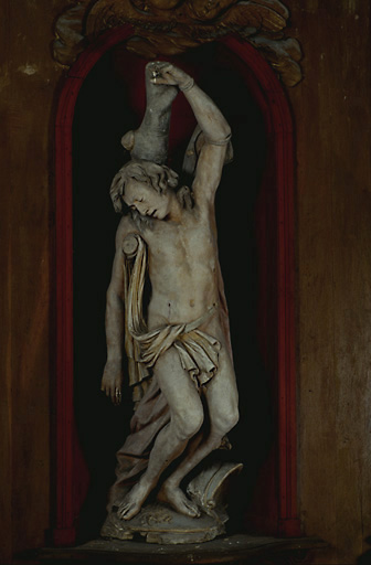 Vue d'ensemble de la statue en terre cuite, peinte, datant du 18e siècle.