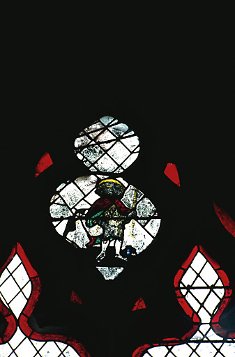 Vue du tympan : saint Roch montrant ses plaies.