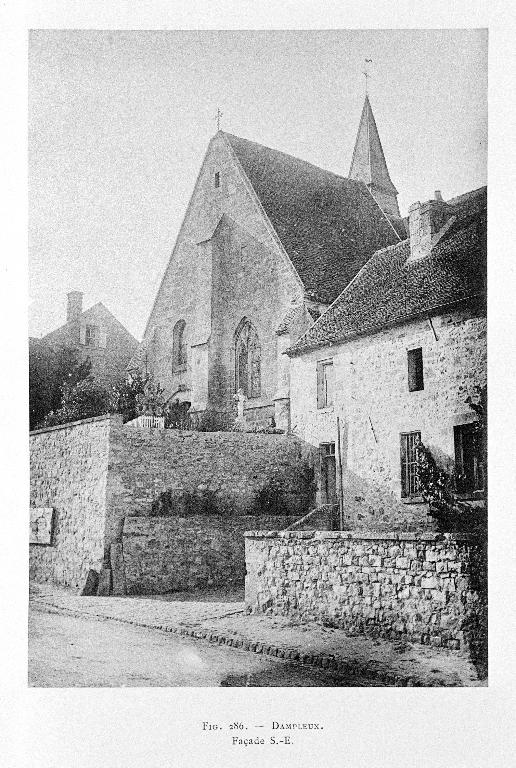 Vue d'ensemble sud-est de l'église et de son environnement, réalisée par Étienne Moreau-Nélaton en août 1911, in Les Églises de chez nous. Arrondissement de Soissons, t. 1, fig. 286.