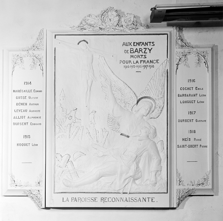 Tableau commémoratif des morts, signé Ch. Desvergnes.