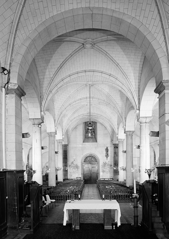 Vue intérieure depuis le choeur.