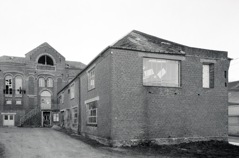 Vue générale de l'usine, depuis l'entrée.