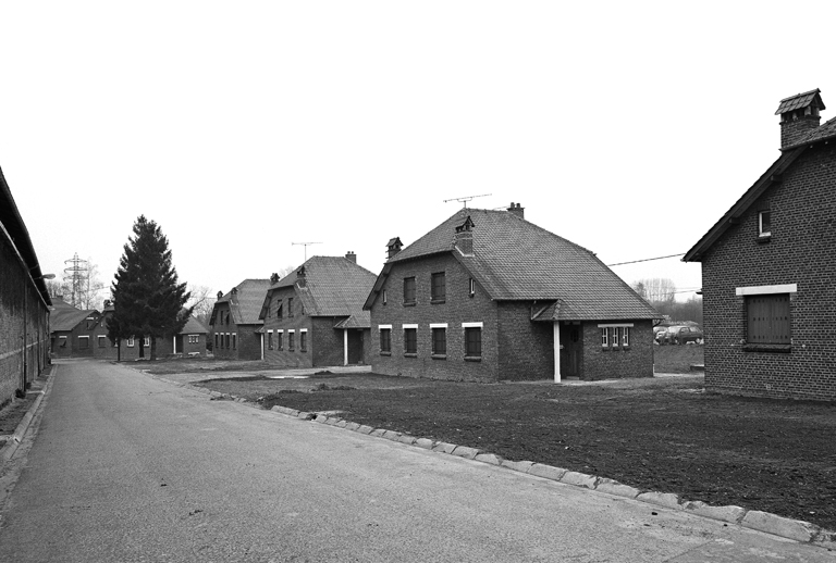Vue générale de l'ancienne cité des cadres de l'usine.