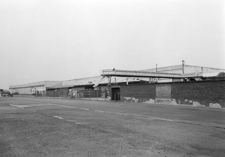 Vue de la partie sud de l'usine, occupée par les stocks.