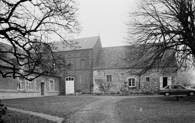 Elévations sur cour de l'étable et de l'atelier de fabrication de la brasserie.