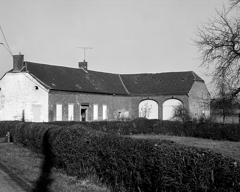 Le Nouvion-en-Thiérache. Ferme (étudiée), 49 chemin de Beaucamp à la Fontaine des Pauvres. ; Vue générale.