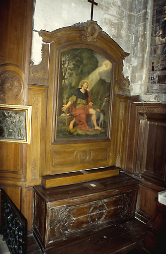 Vue de l'autel et du retable de la 5e chapelle sud.