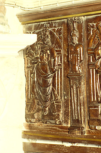 Vue d'un panneau représentant saint André.