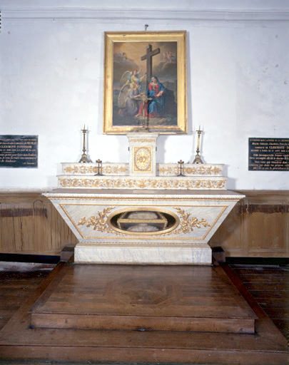 Autel, tabernacle, degré d'autel et gradin d'autel (autel de la chapelle des Clermont-Tonnerre)