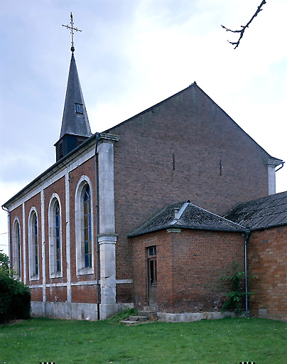 Vue de l'élévation postérieure du temple et de la sacristie attenante.
