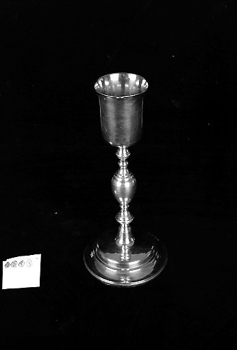 Vue de l'oeuvre provenant de Lemé, métal argenté, coupe en argent, poinçon du maître-orfèvre lyonnais Jean-Marie Coindre, 3e quart du 19e siècle.