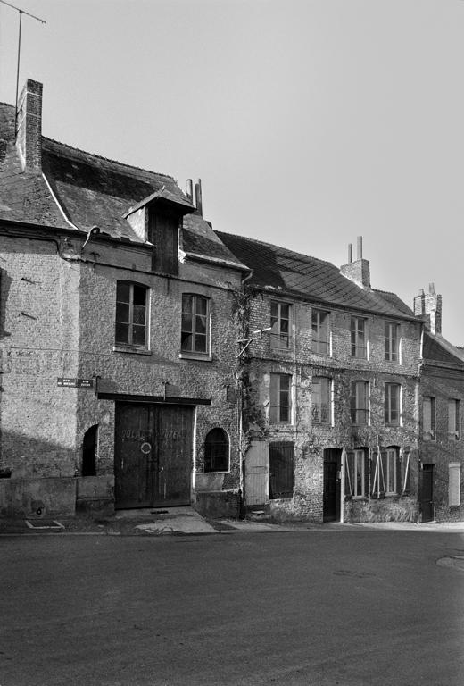 Vue de l'immeuble, depuis la rue des moulins.