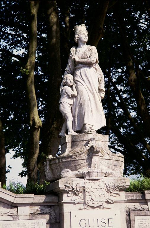 Vue du groupe sculpté.