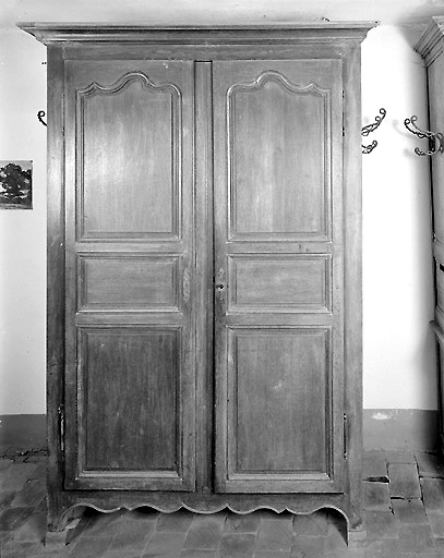 Armoire de sacristie, de style Louis XV