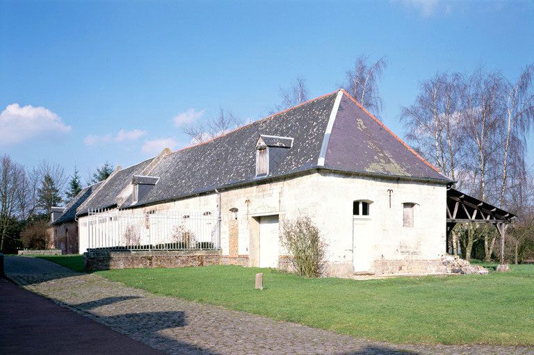 Vue des communs.