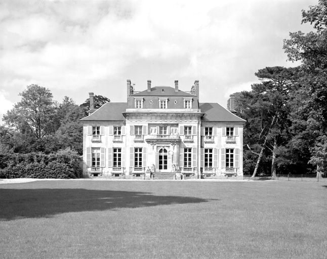 Elévation sud (façade sur cour), vue de face.